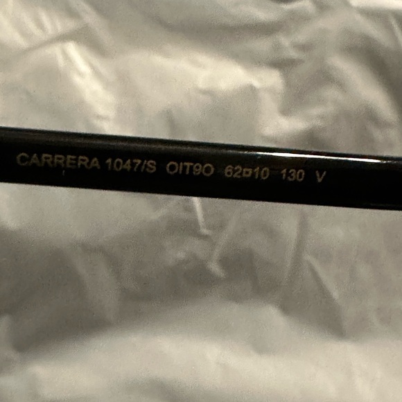 Carrera Black Sunglasses with Case Unisex - Picture 6 of 6